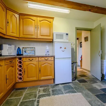 4 Bed In Sz180