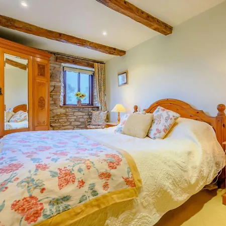 4 Bed In Sz180 *