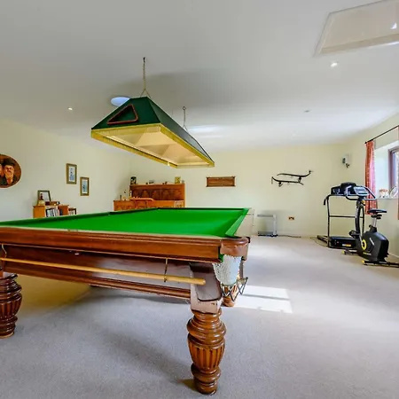 4 Bed In Sz180 Nyaraló
